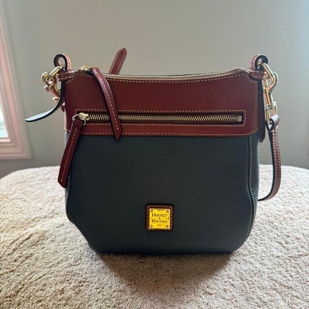 Brown and Marble Blue Dooney & Bourke crossbody bag w/ strap and dust bag